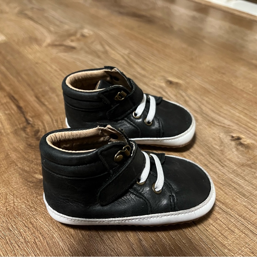 Little Bipsy black baby high-tops, size 3 (12-18 months)